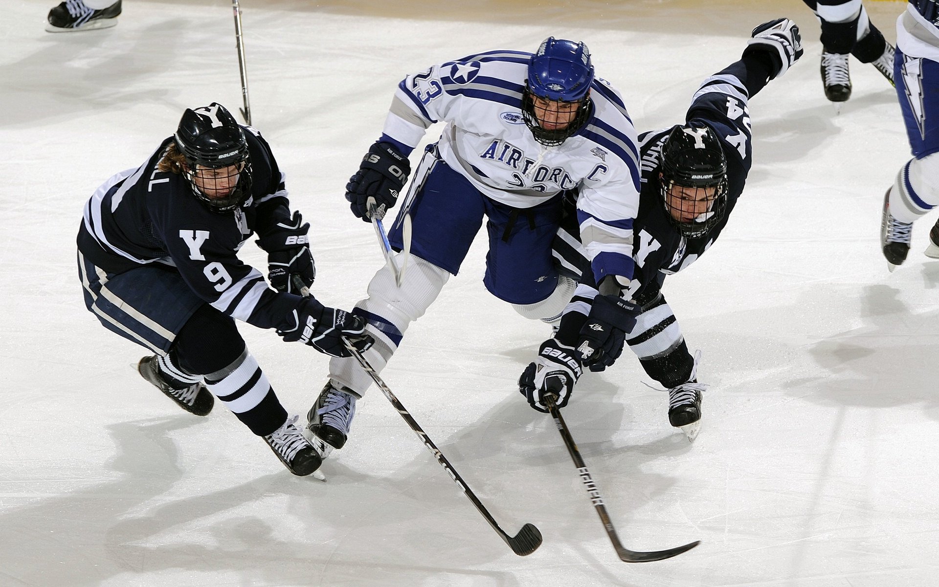 奥预赛中国青年队爆冷 球迷建议加强训练