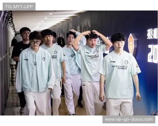 LPL野辅联动绕后开团瞬间完成秒杀